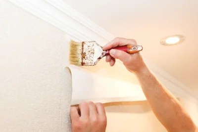 Pose de papier peint à Saint-Gervazy — revêtements muraux et toiles de verre